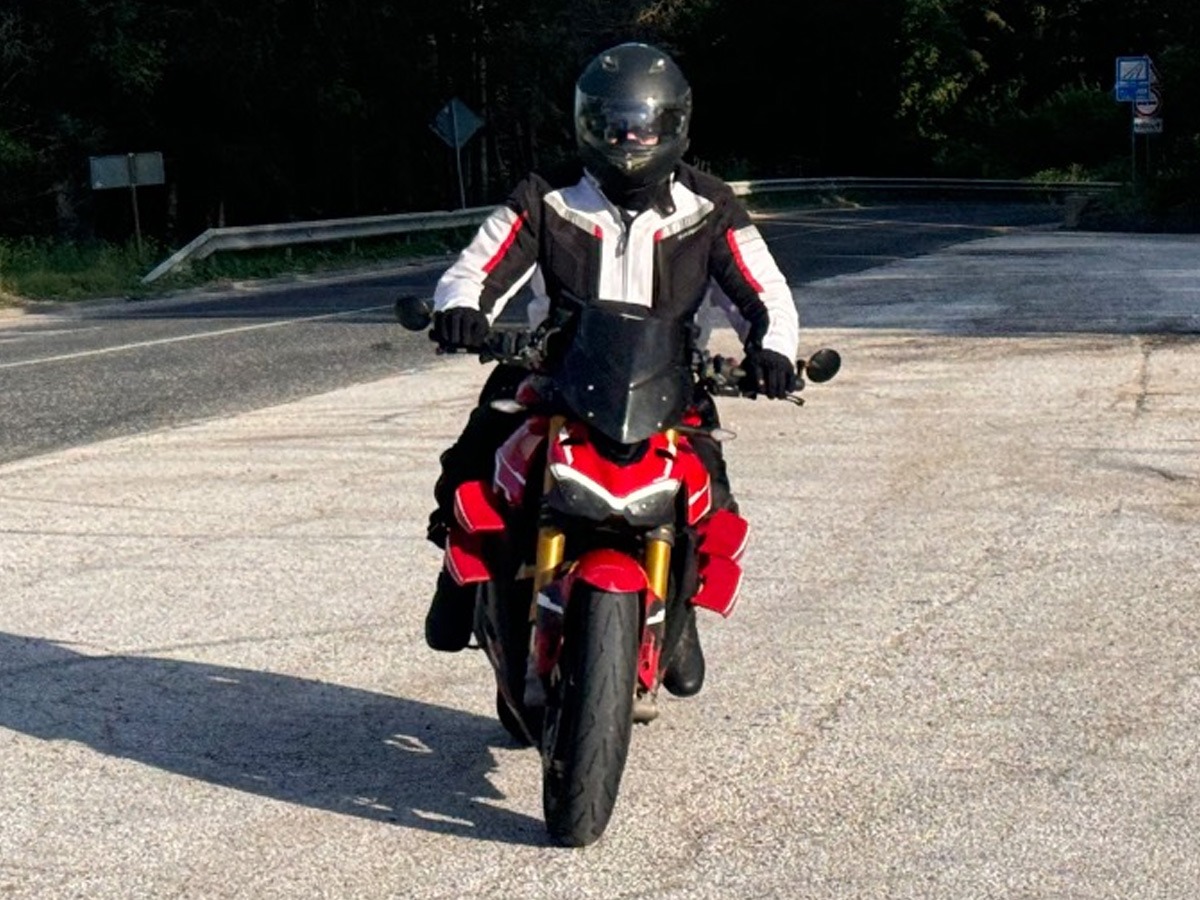2021 Ducati Streetfighter Image 3