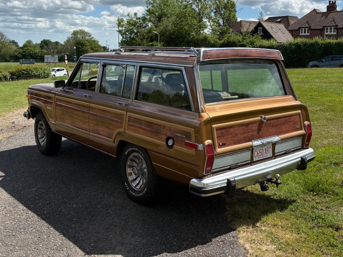 1986 Jeep Wagoneer Image 4