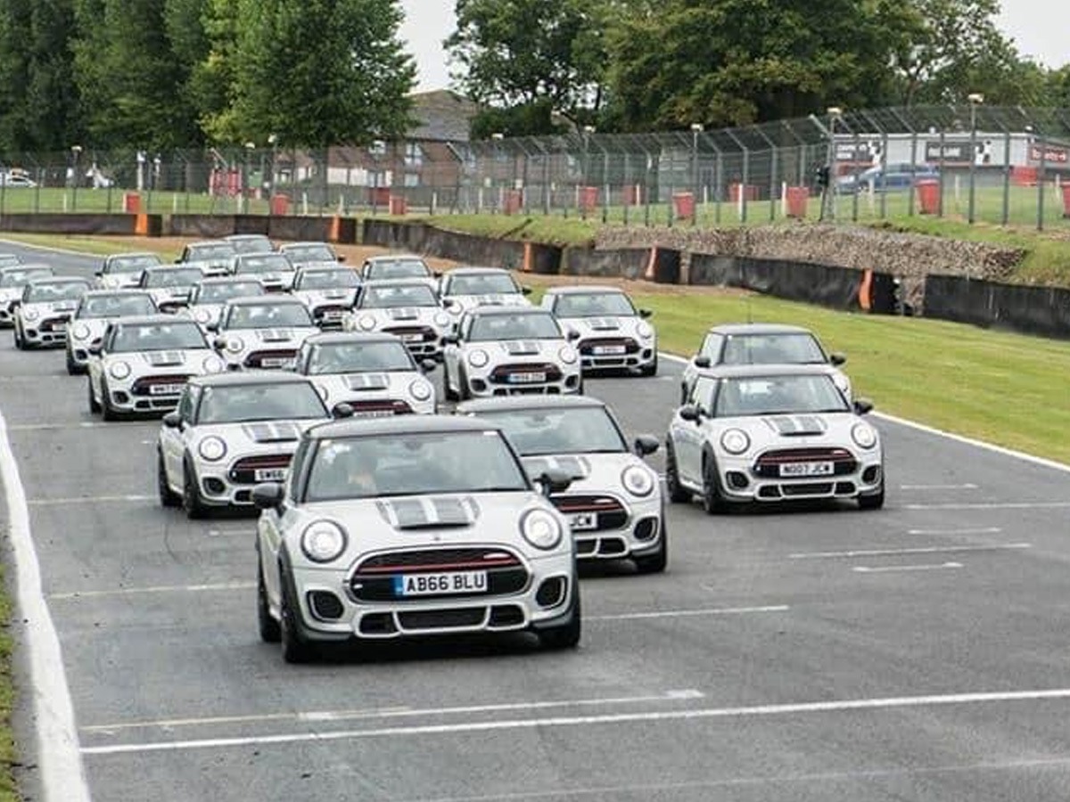 2016 Mini John Cooper Works Image 8