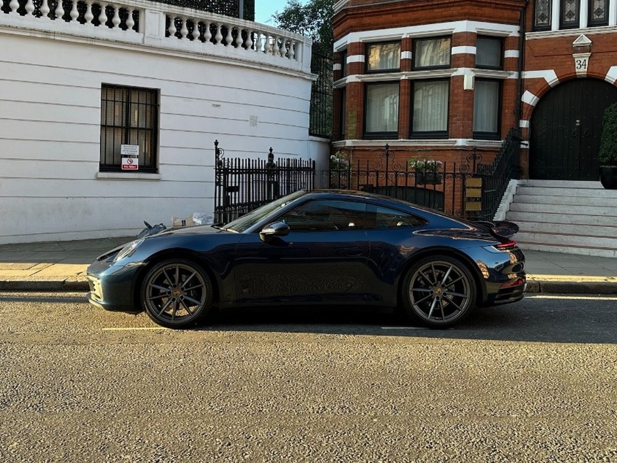 2021 Porsche 911 Image 4