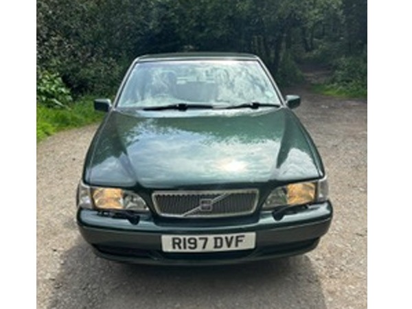 1998 Volvo S70 Image 2