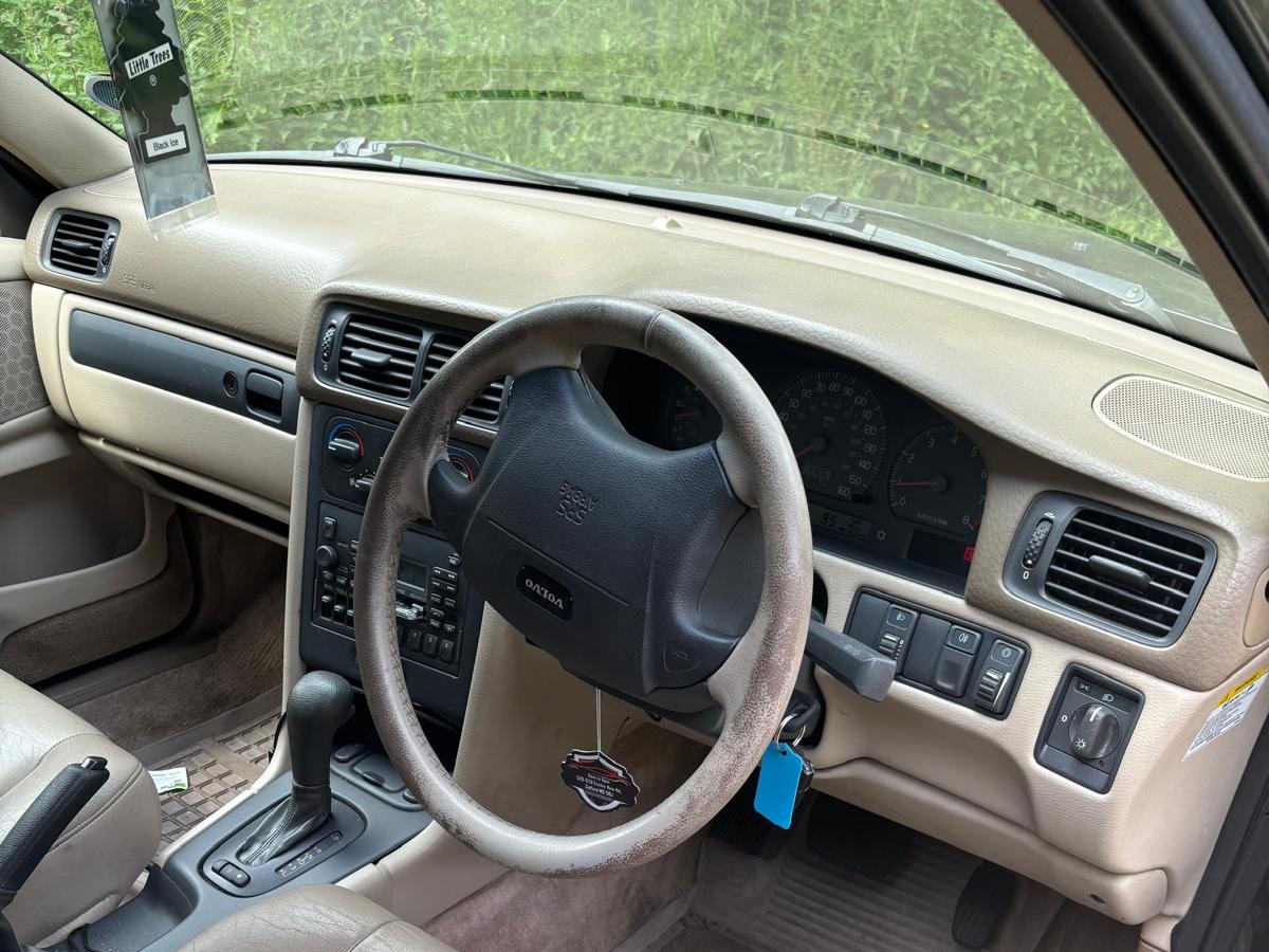 1998 Volvo S70 Image 8