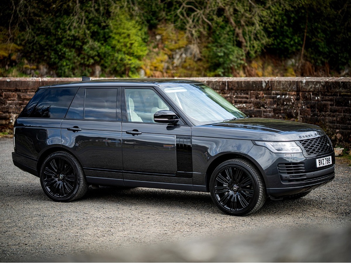 2021 Land Rover Range Rover Image 2