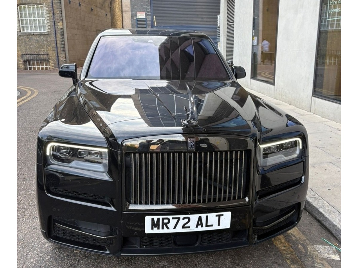 2022 Rolls-Royce Cullinan Image 2