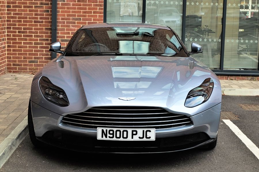 2018 Aston Martin DB11 Image 2