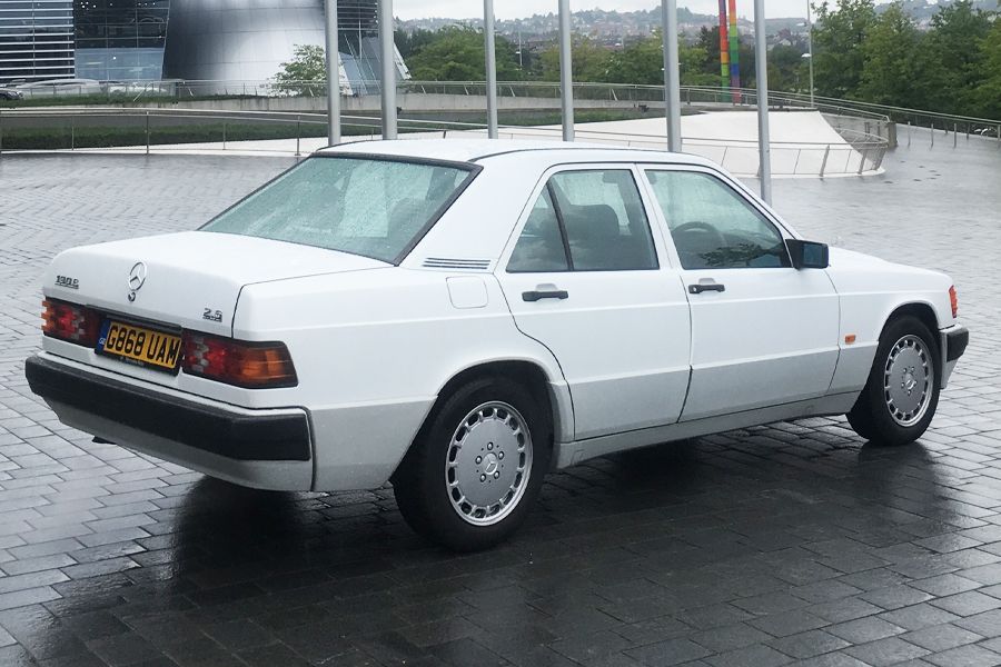 1989 Mercedes-Benz 190E Image 2