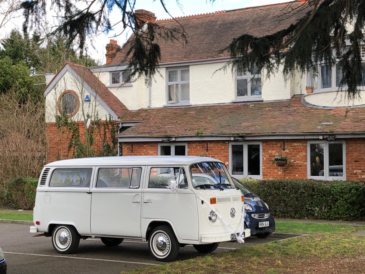 1972 Volkswagen Microbus Image 1