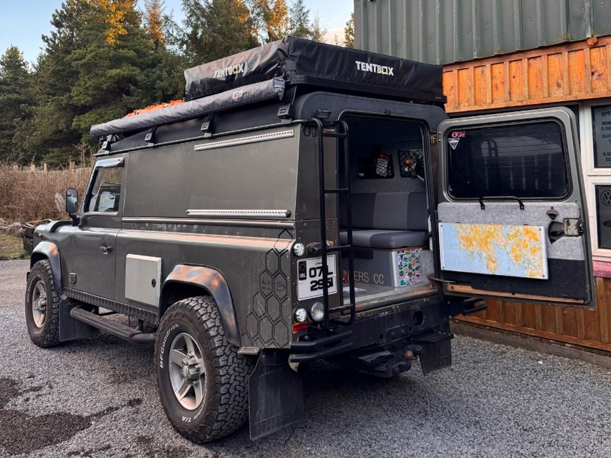 2007 Land Rover 110 Image 3