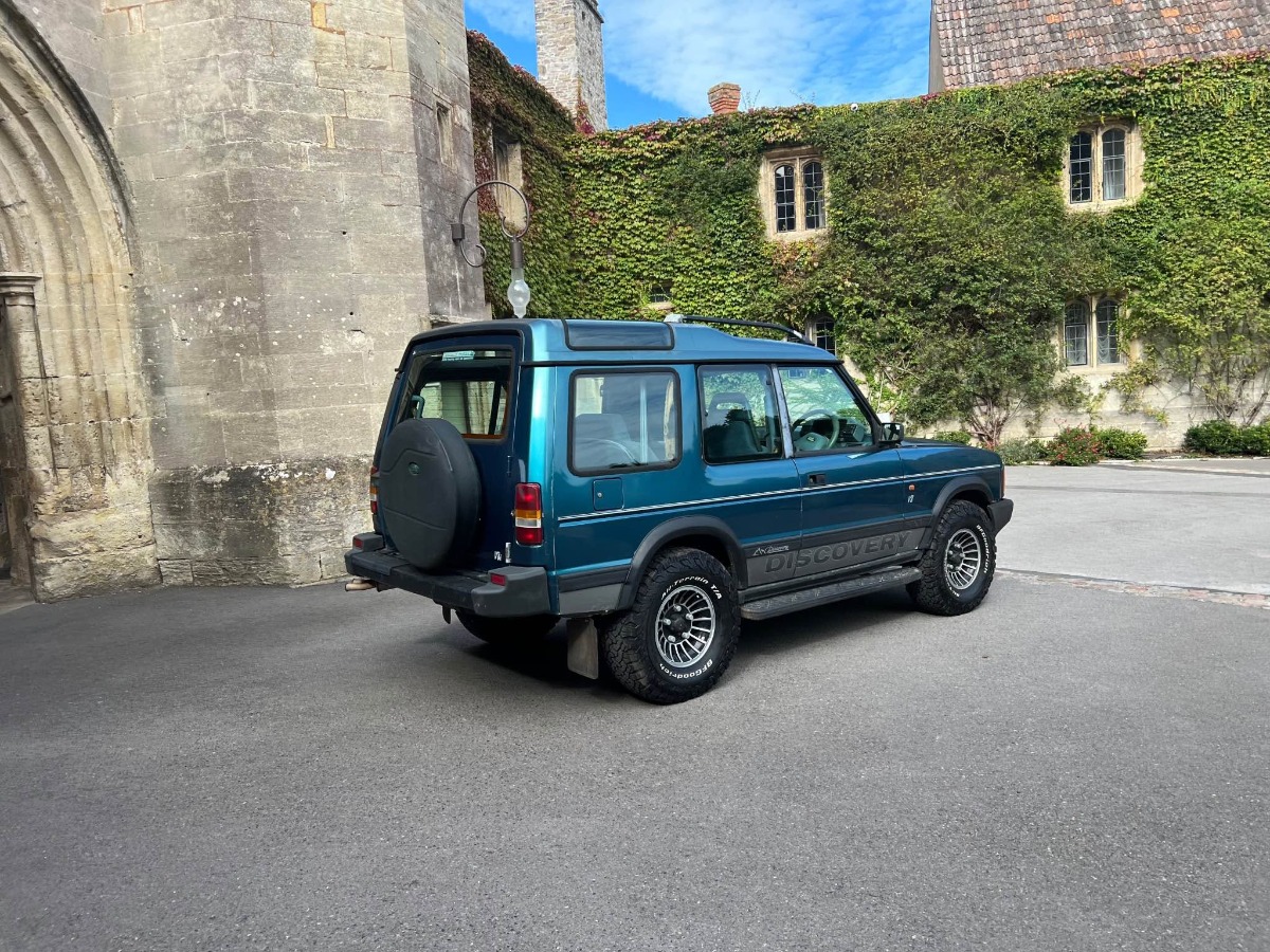 1989 Land Rover Discovery Image 2
