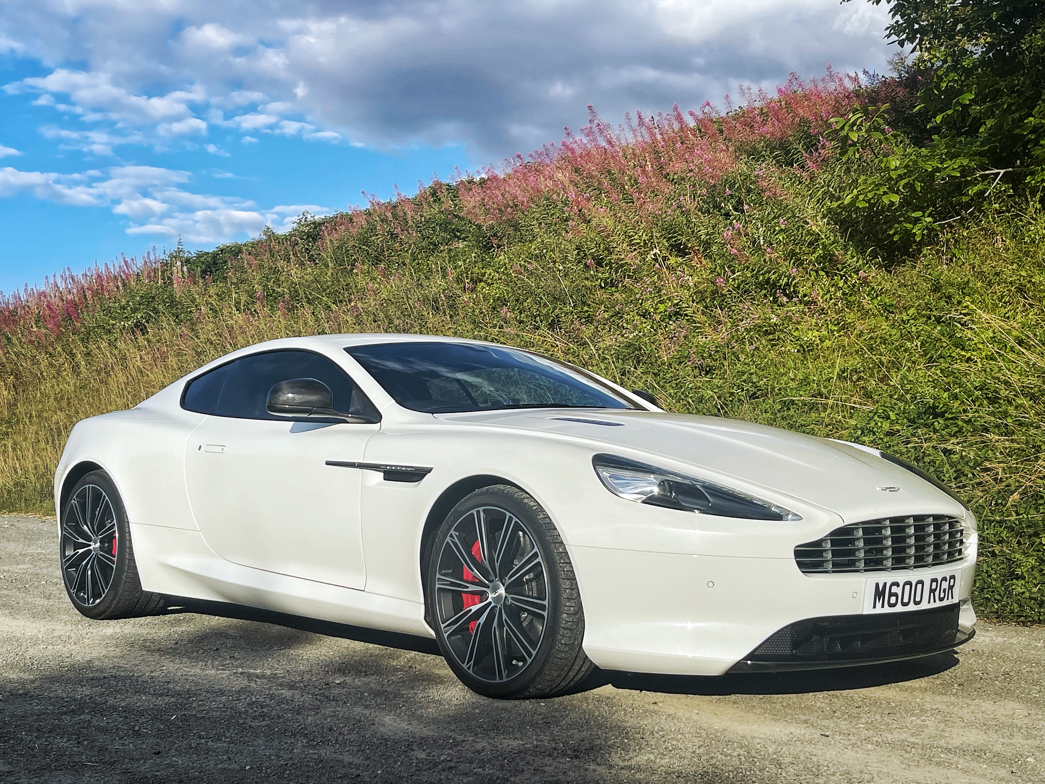 2015 Aston Martin DB9 Image 1