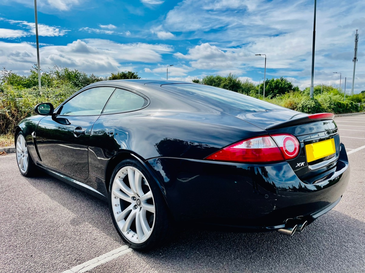 2007 Jaguar XKR Image 10
