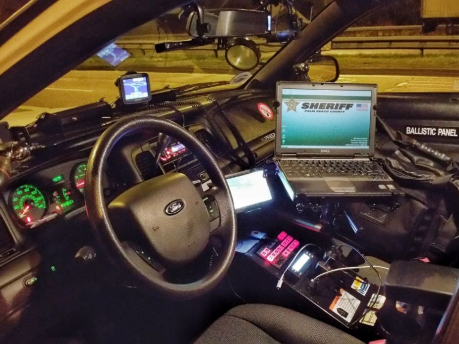 2006 Ford Crown Victoria Image 4