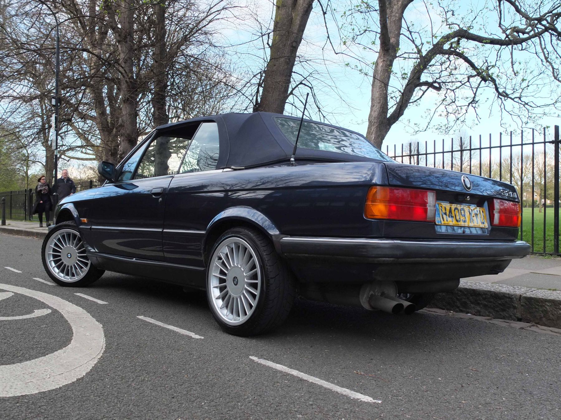 1990 BMW 3 Series Image 4