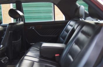 1991 Mercedes-Benz 300SE Image 4