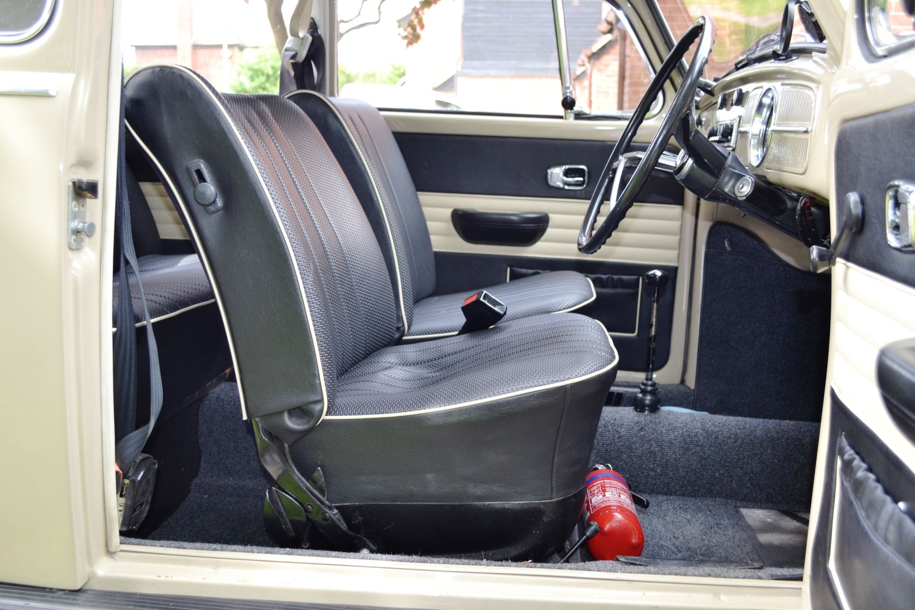 1968 Volkswagen Beetle Image 5