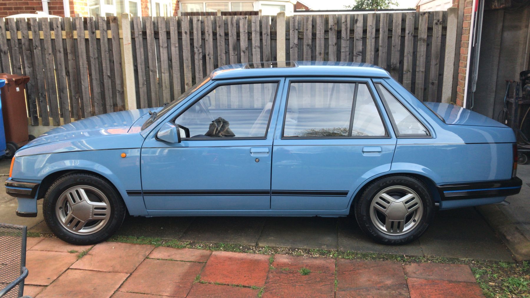 1986 Vauxhall Nova Image 4