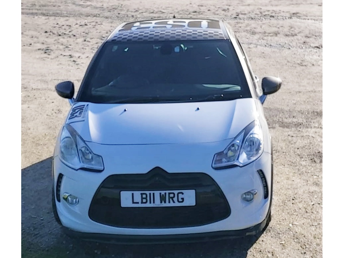 2011 Citroen DS3 Image 9
