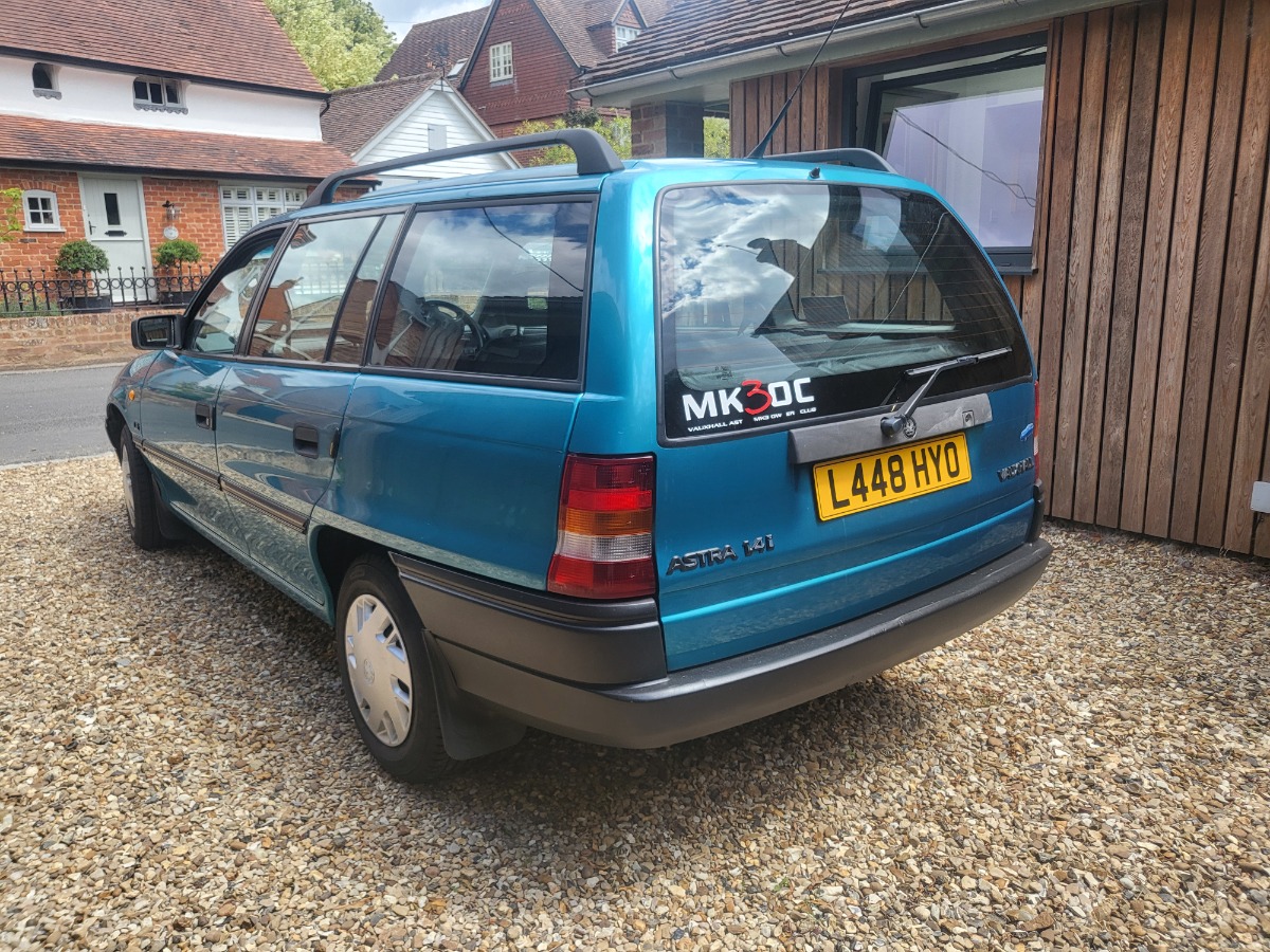 1993 Vauxhall Astra Image 2