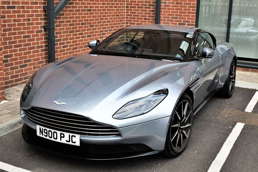2018 Aston Martin DB11 Image 1