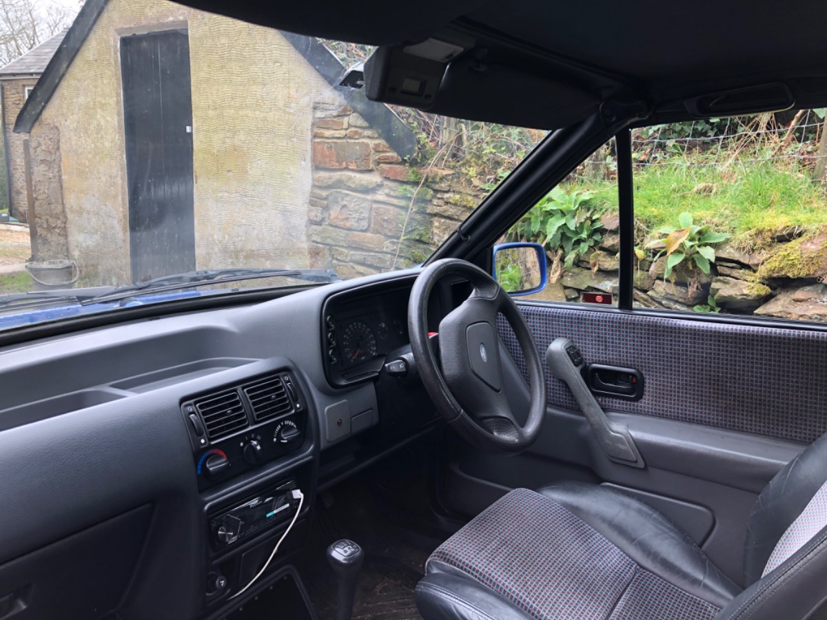 1989 Ford Escort Image 3