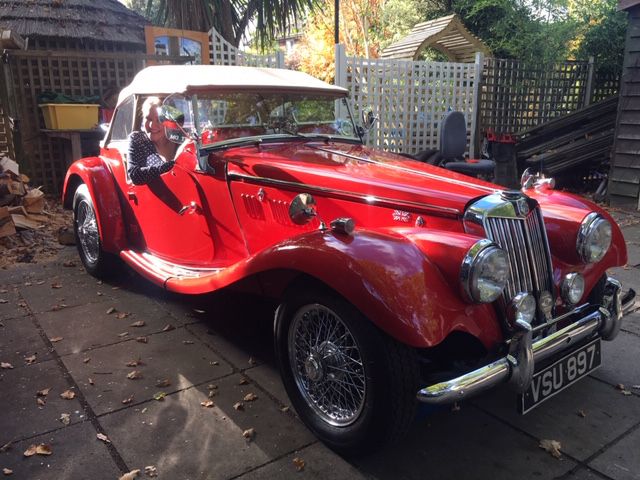 1954 MG B Roadster Image 1