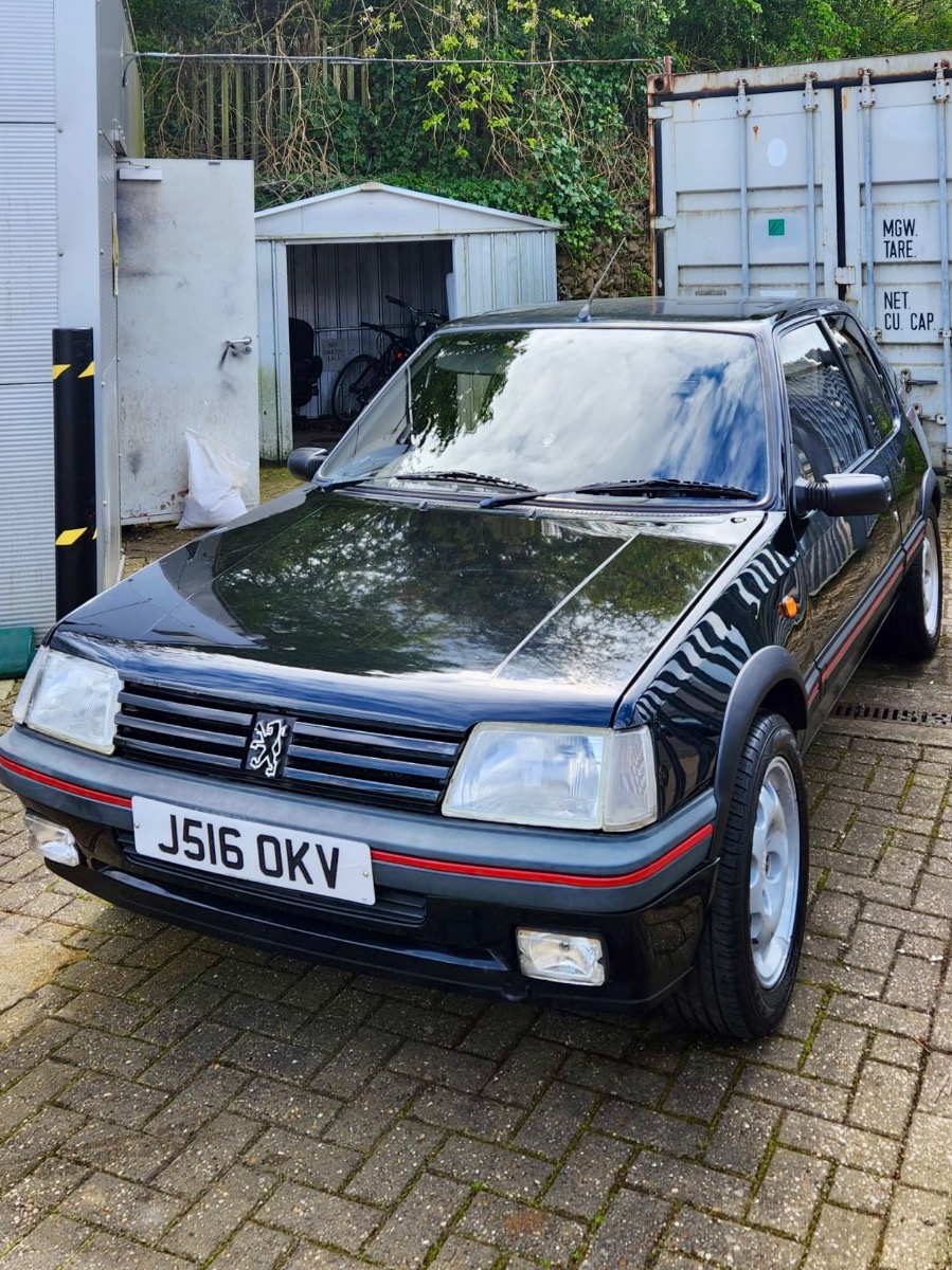 1992 Peugeot 205 Image 2