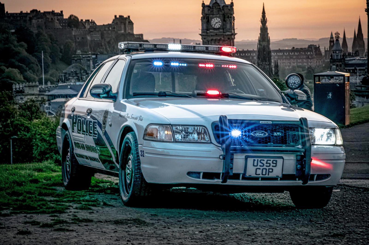 2011 Ford Crown Victoria Image 4