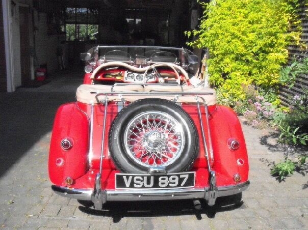 1954 MG B Roadster Image 4