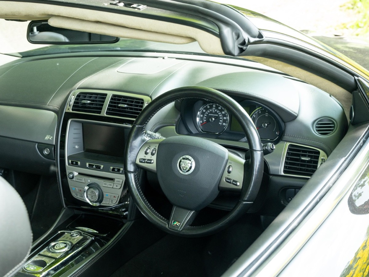 2011 Jaguar XKR Image 4