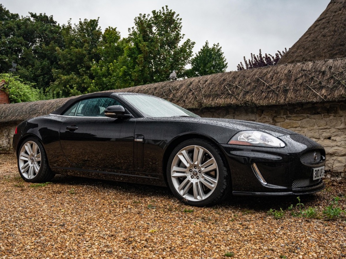 2011 Jaguar XKR Image 2