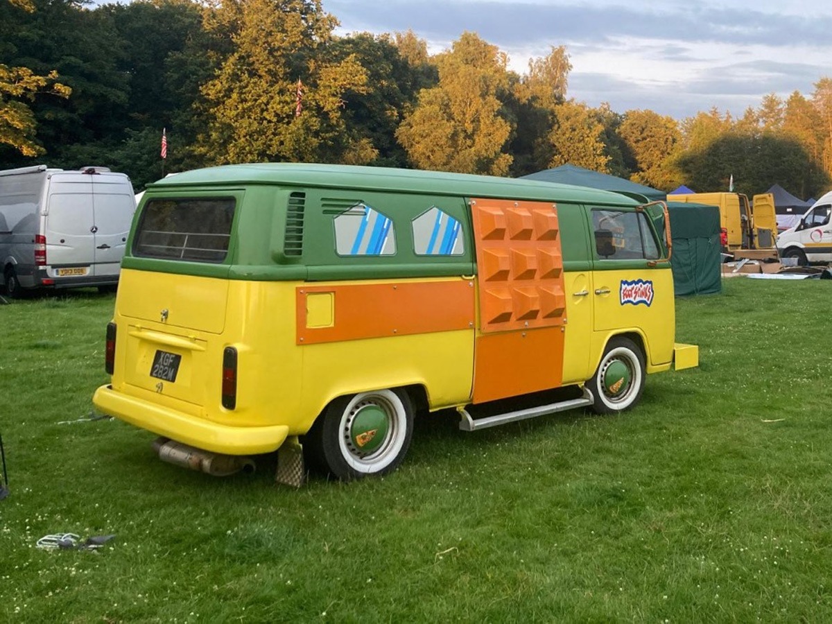 1973 Volkswagen T2 Camper Van / Bus Image 5