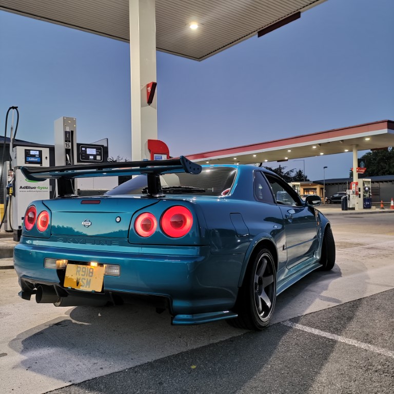 1998 Nissan Skyline Image 1