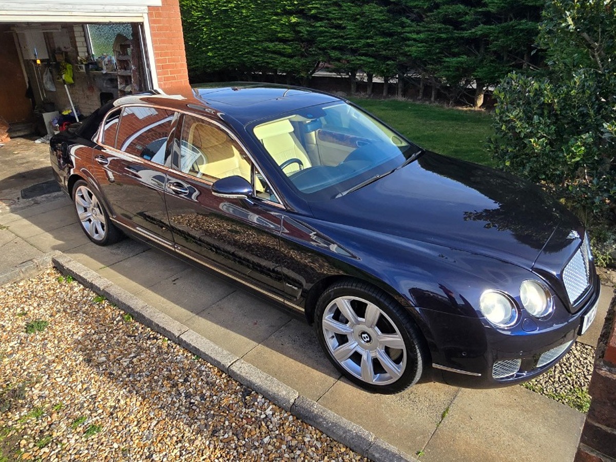 2009 Bentley Flying Spur Image 3