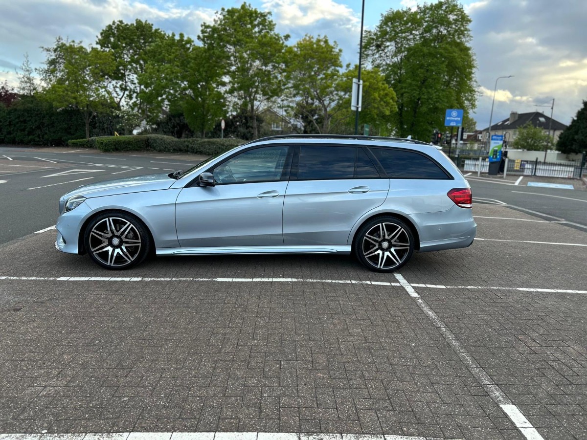 2016 Mercedes-Benz E-Class Image 3
