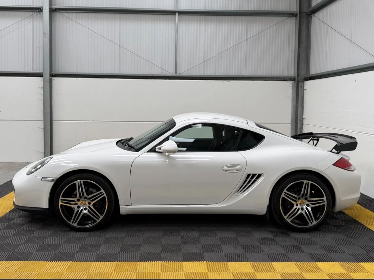 2011 Porsche Cayman Image 4