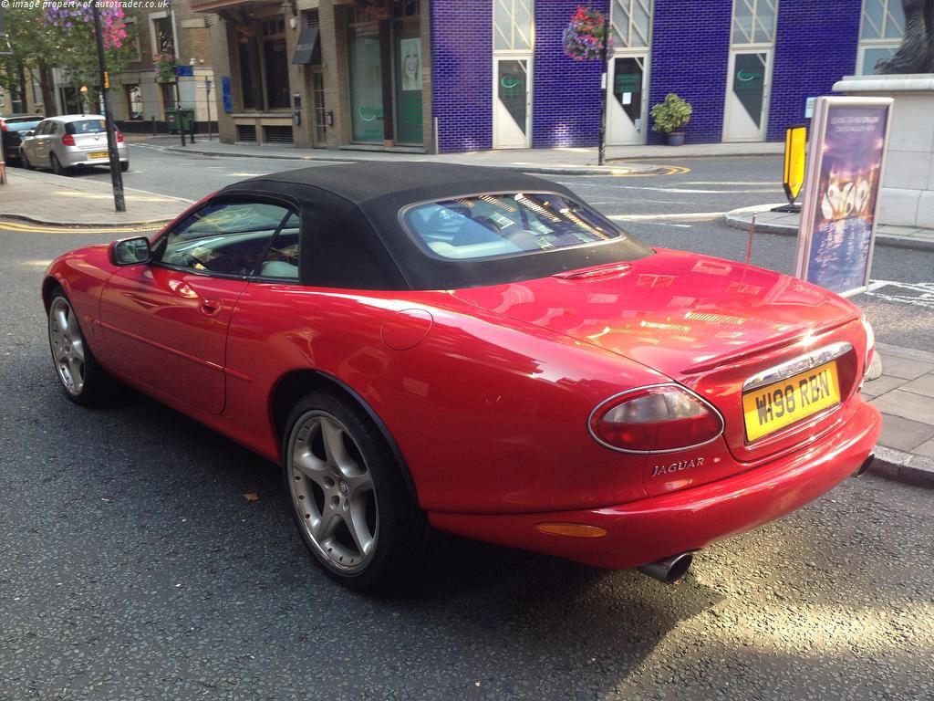 2000 Jaguar XKR Image 5