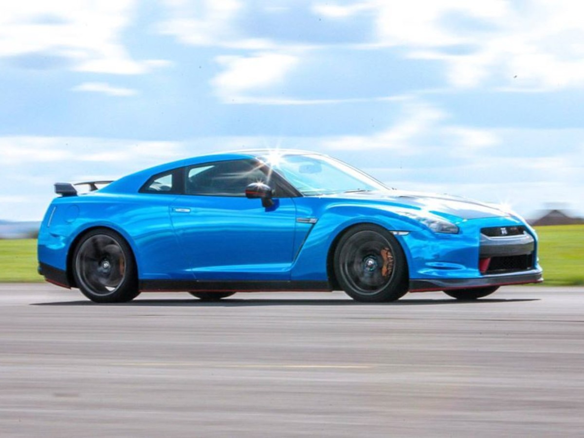 2011 Nissan GT-R Image 5