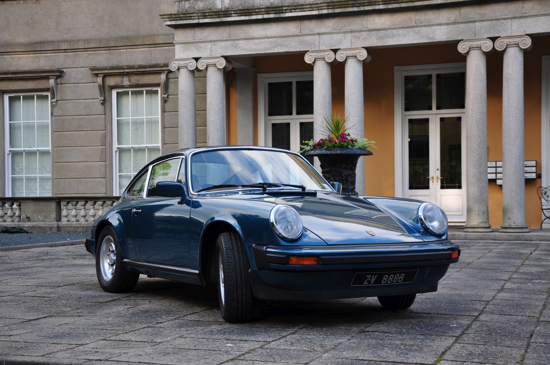 1977 Porsche 911 Image 4