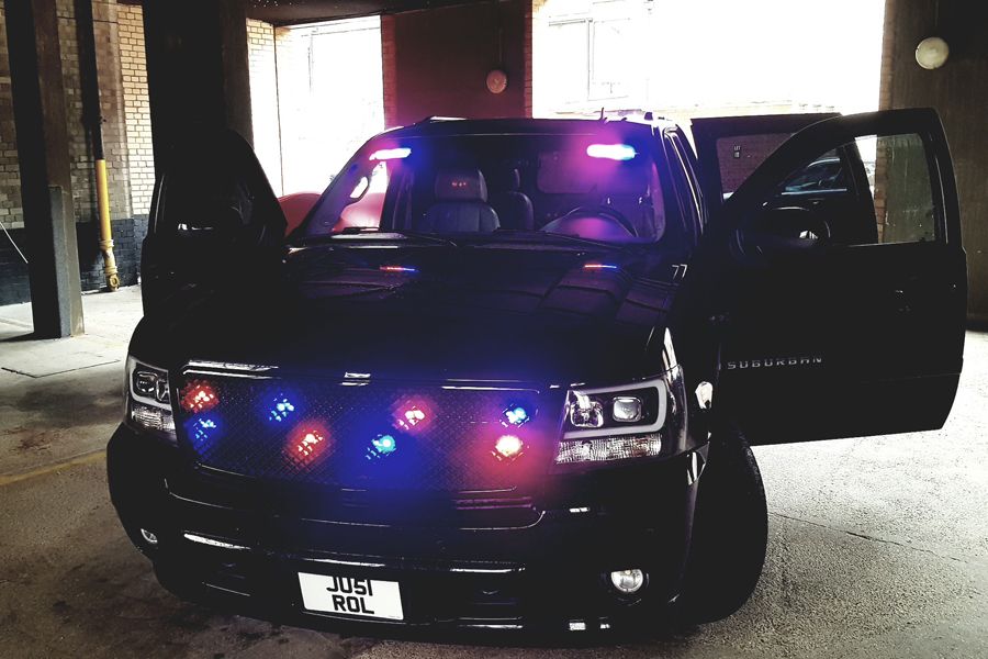 2009 Chevrolet Suburban Image 2