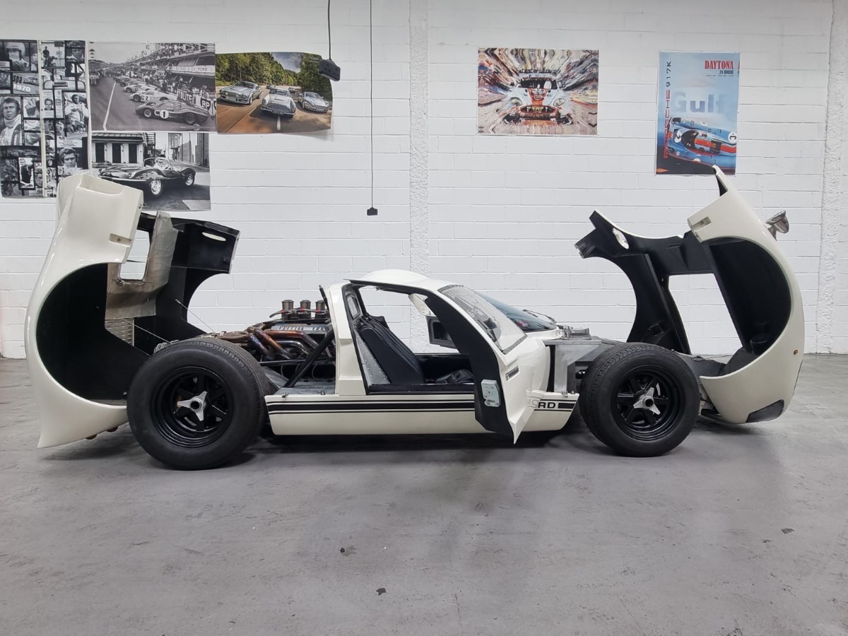 1966 Ford GT40 Image 6