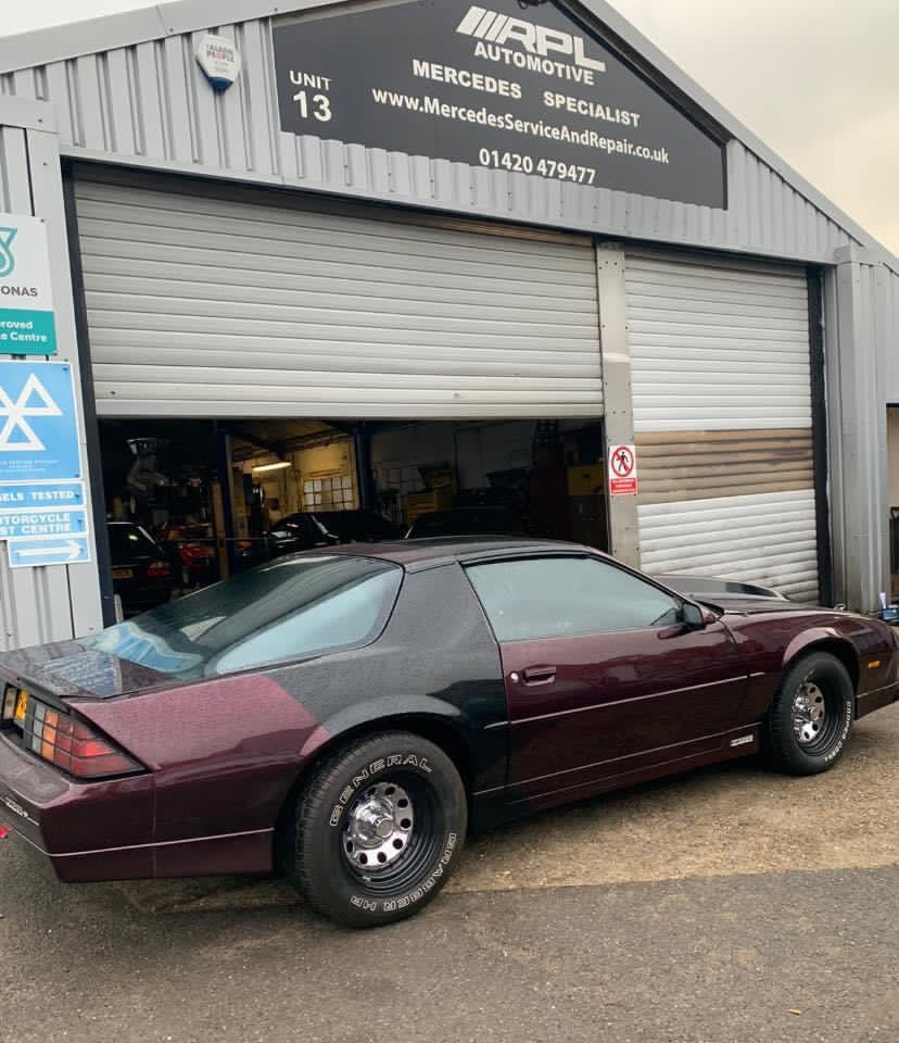 1989 Chevrolet Camaro Image 1