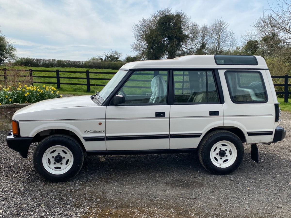 1993 Land Rover Discovery Image 2