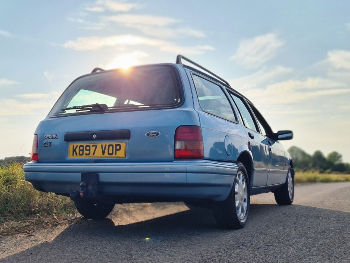 1992 Ford Sierra Image 2