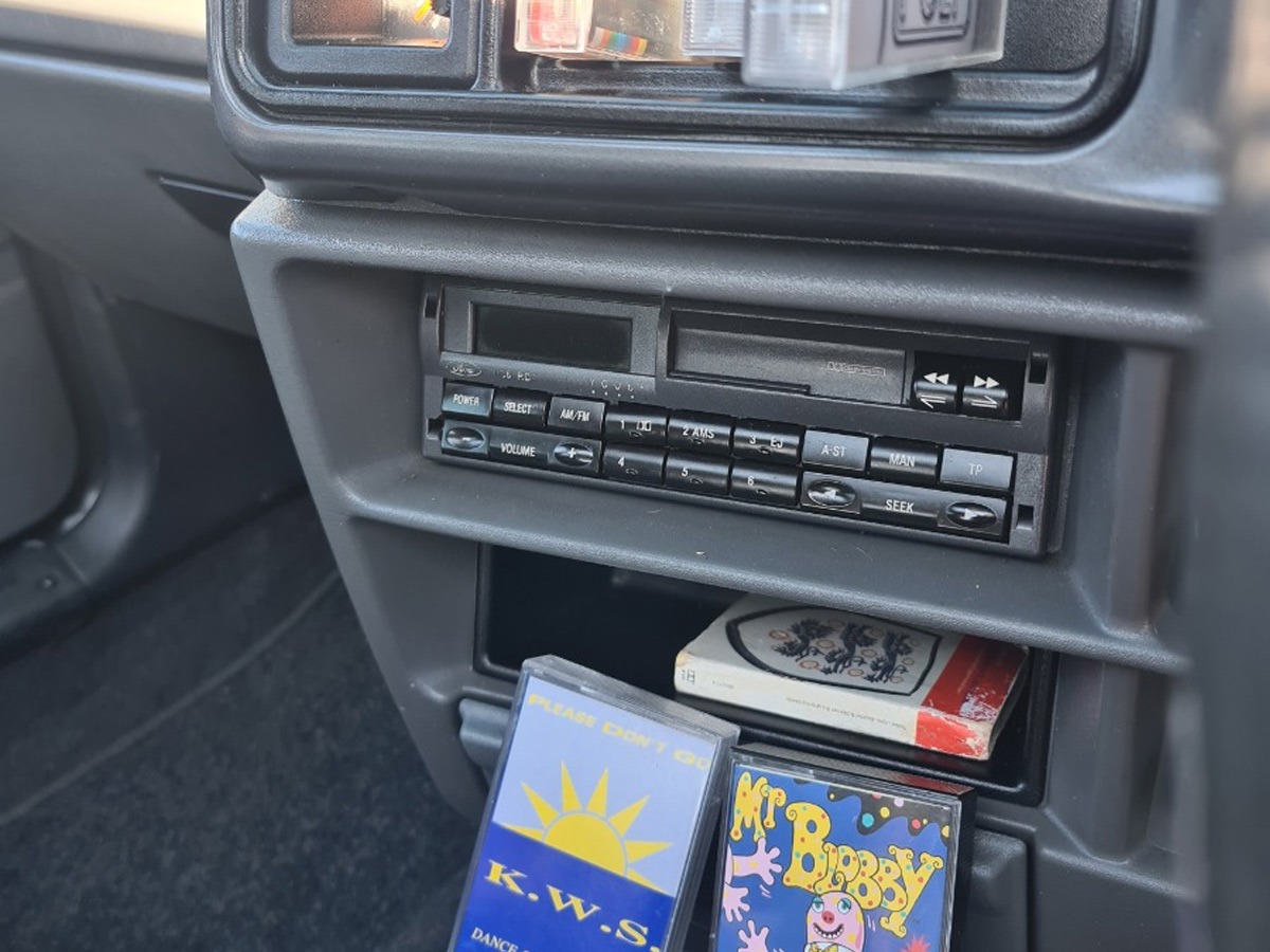 1992 Ford Sierra Image 3