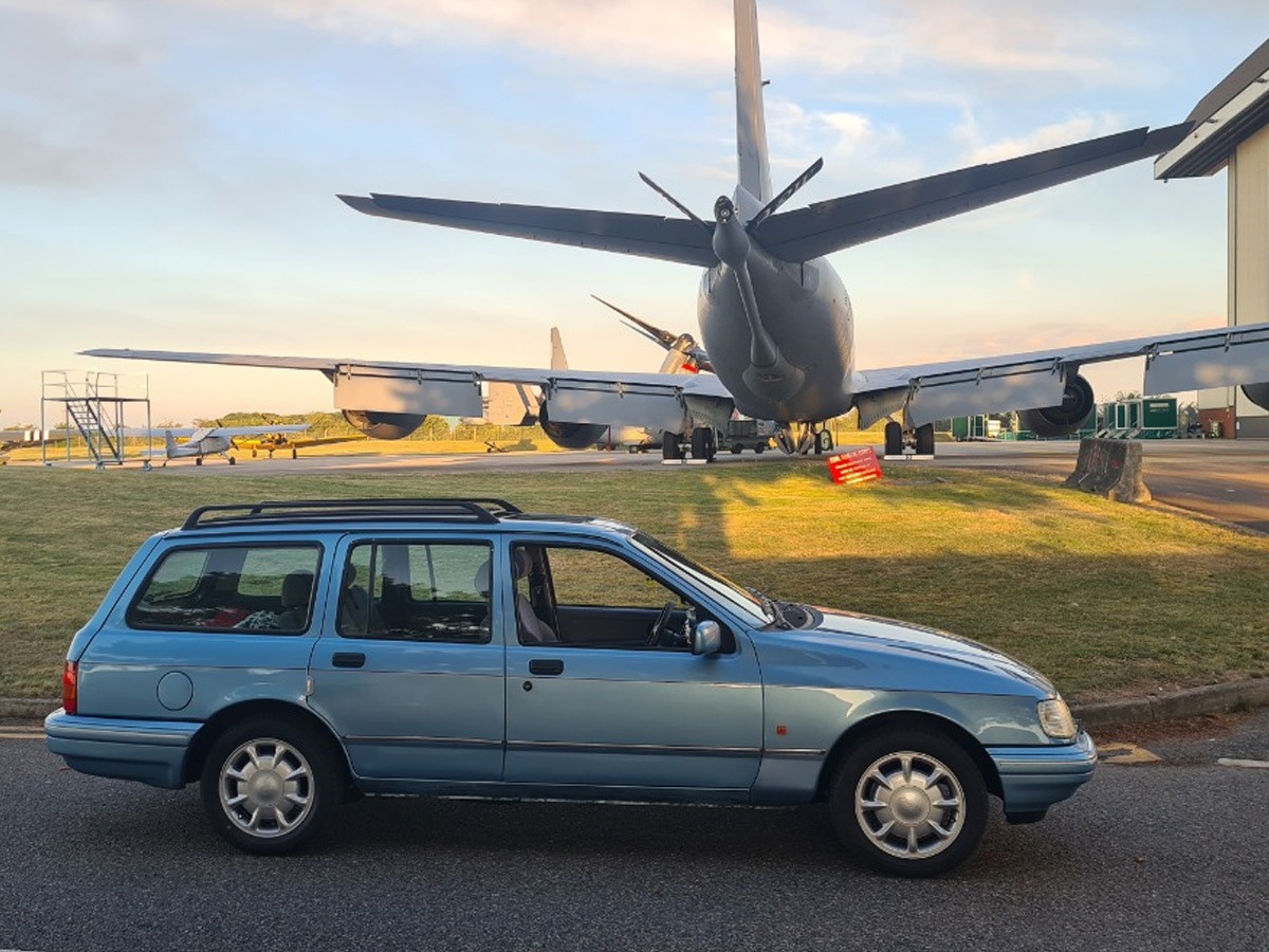 1992 Ford Sierra Image 4