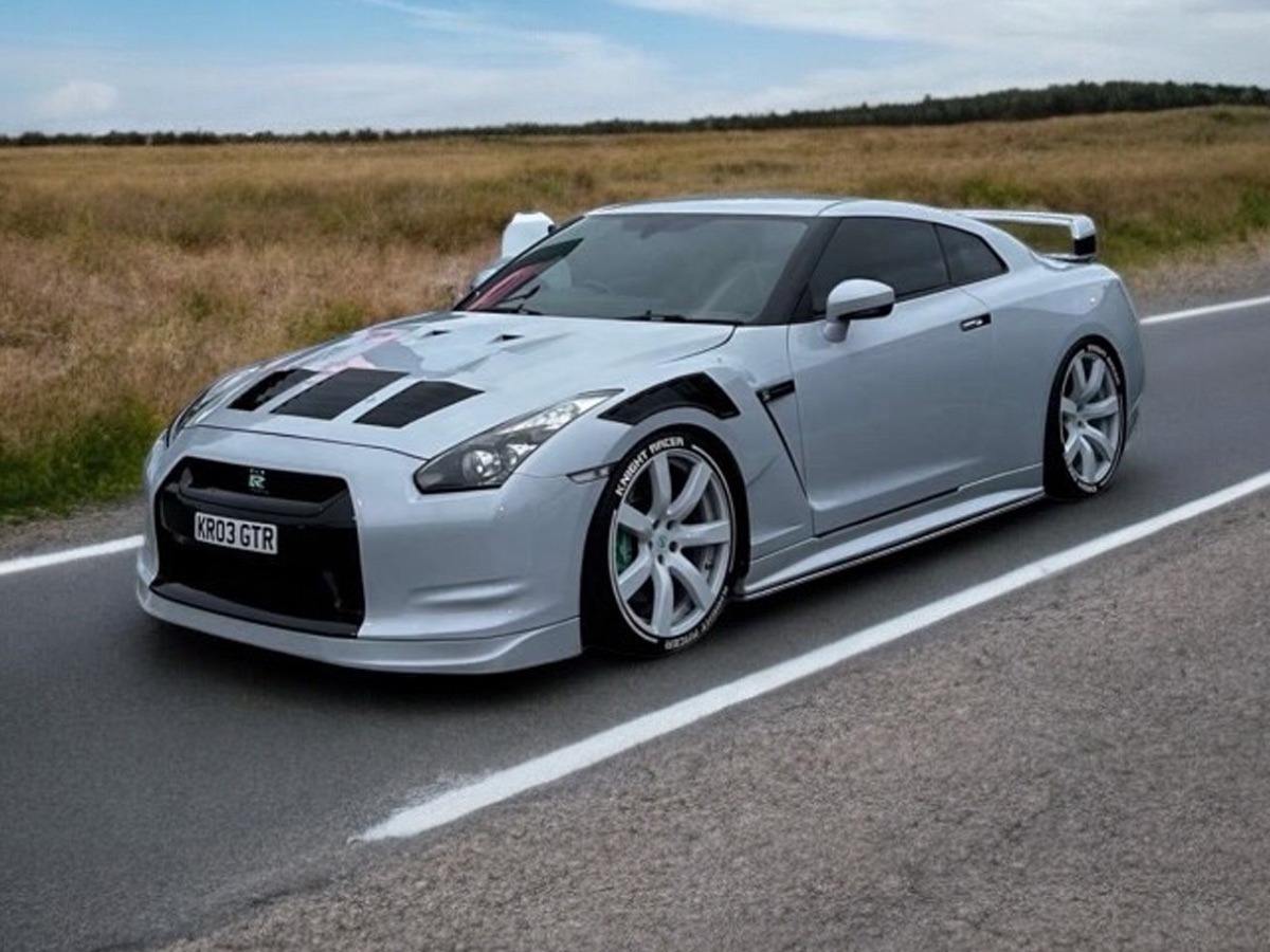 2009 Nissan Skyline Image 1