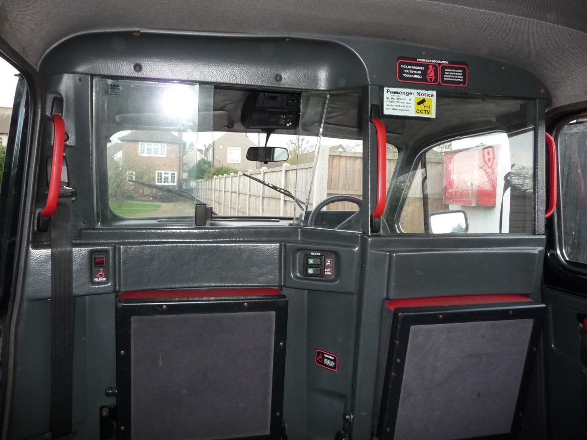 1997 Carbodies Taxi Image 2