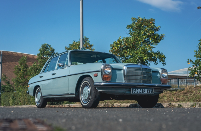 1970 Mercedes-Benz 230 Image 2