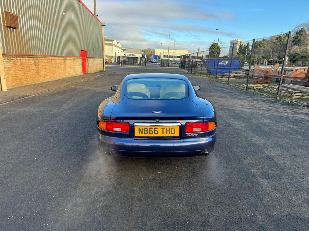 1995 Aston Martin DB7 Image 3