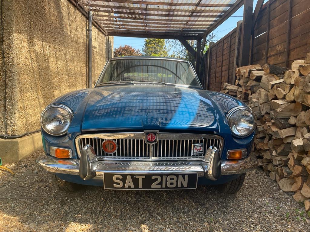 1974 MG B Image 3